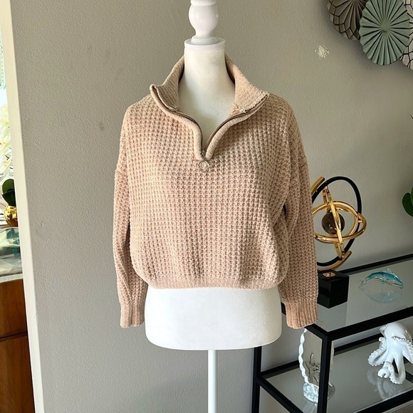 So: NEW Women Waffle Soft Crop Tan Long Sleeve Sweater with Zipper Front, Size S - Picture 1 of 8